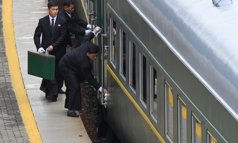 Luks dhe bankete, legjendat e trenit të blinduar të Kim Jong-un