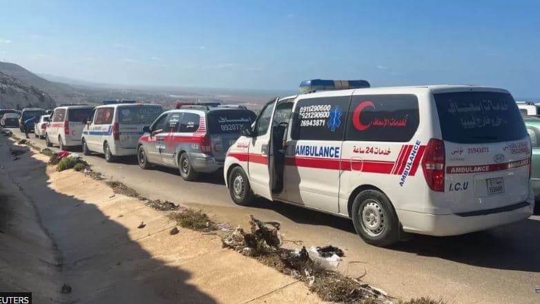 Përmbytjet në Libi, qyteti i përmbytur varros të vdekurit në varre masive