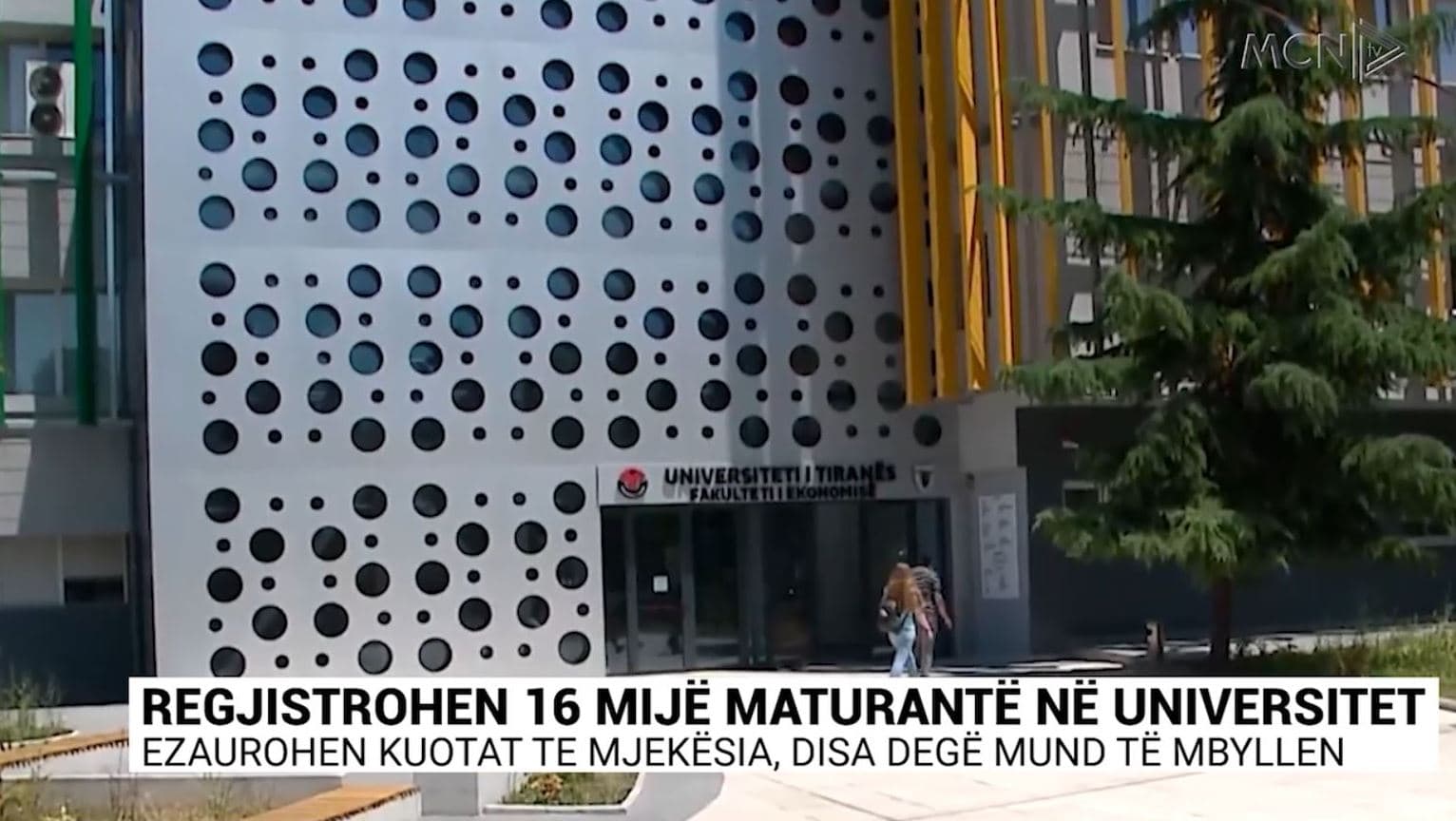Regjistrohen 16 mijë maturantë në universitet/ Ezaurohen kuotat të mjekësia, disa degë rrezikojnë të mbyllen (VIDEO)
