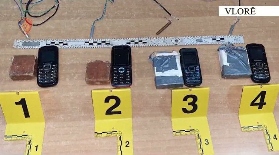 Parandalohen ngjarje kriminale/ Sekuestrohen 4 mina me telekomandë, në pranga 51-vjeçari