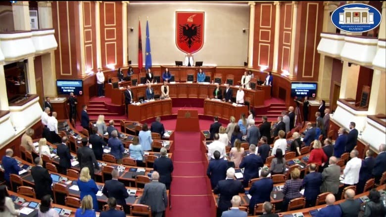 Kuvendi votoi dy ministraj e rinj, Mete në krye të Financave, Ibrahimaj të Sipërmarrjes