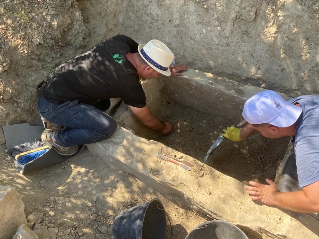   Zbulohet një varr antik në një fshat në Selenicë
