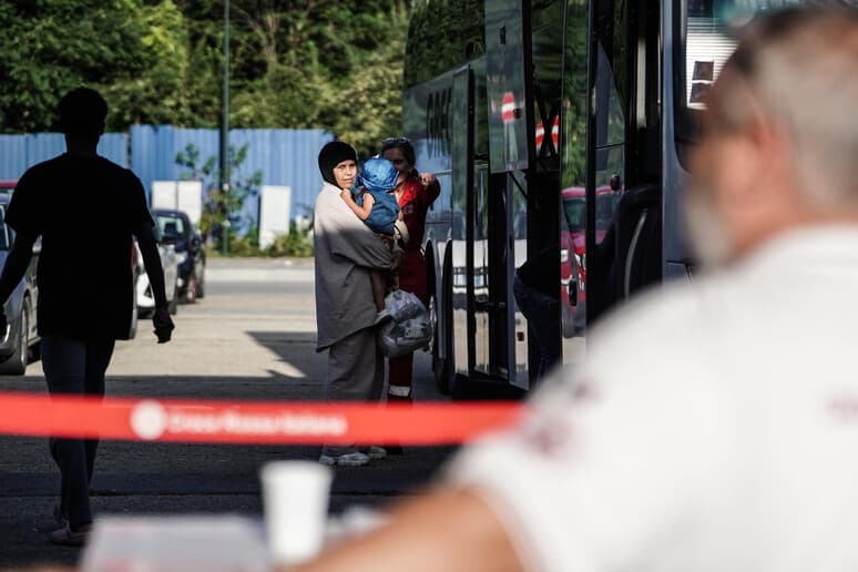 Autobusi me emigrantë përplaset me kamionin në Itali, dy të vdekur dhe 25 të plagosur