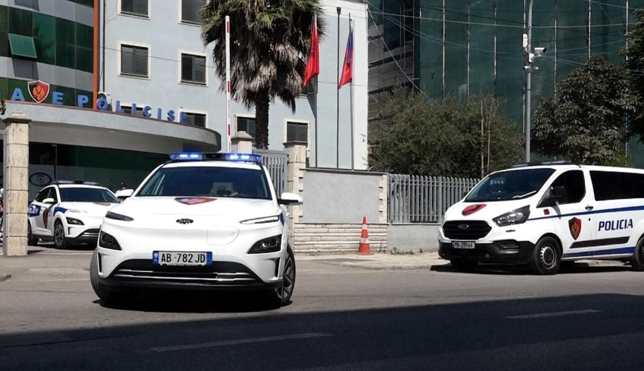 Vjedh 4 biçikleta në dy javë, vihet në pranga në Durrës
