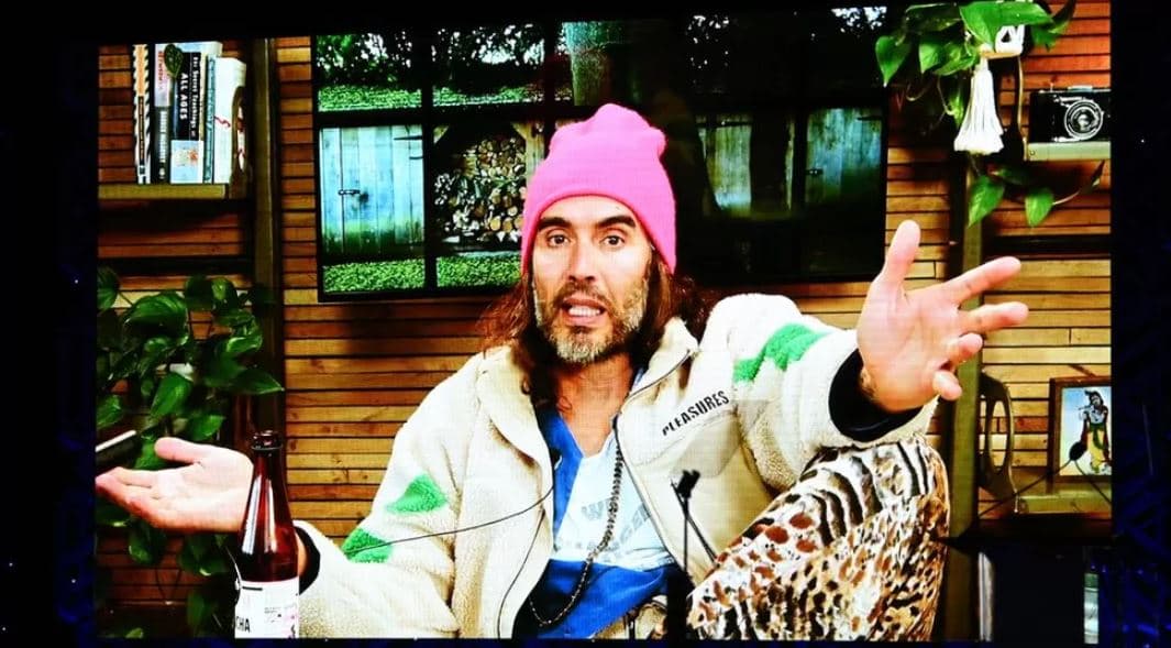 Akuzat për përdhunim, YouTube pezullon monetizimin në kanalin Russell Brand 