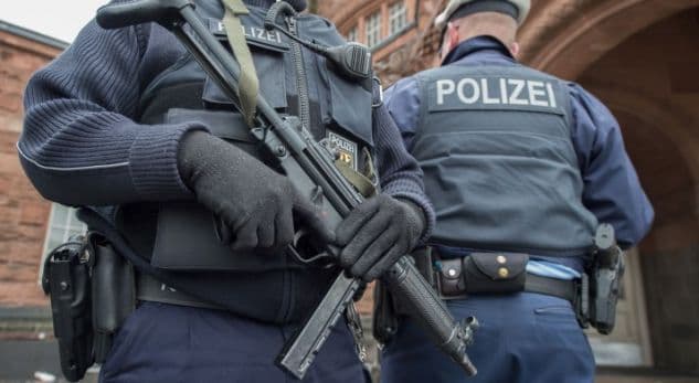 Arrestohen tre serbë të dyshuar për krime lufte në Kosovë