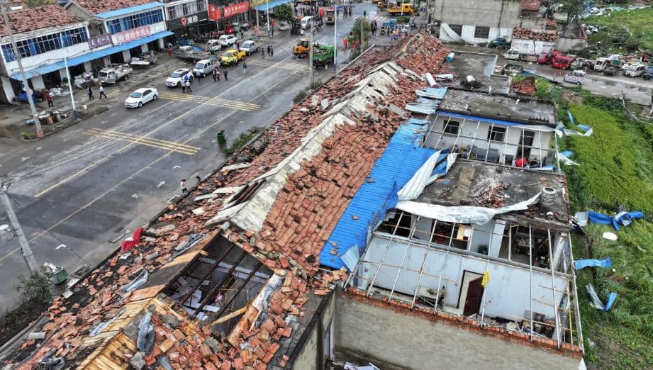 Kinë, dy tornado iu marrin jetën 10 personave