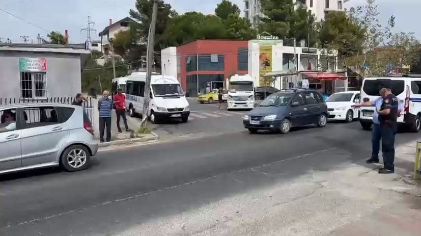Aksident në Lezhë, fugoni përplas këmbësoren 