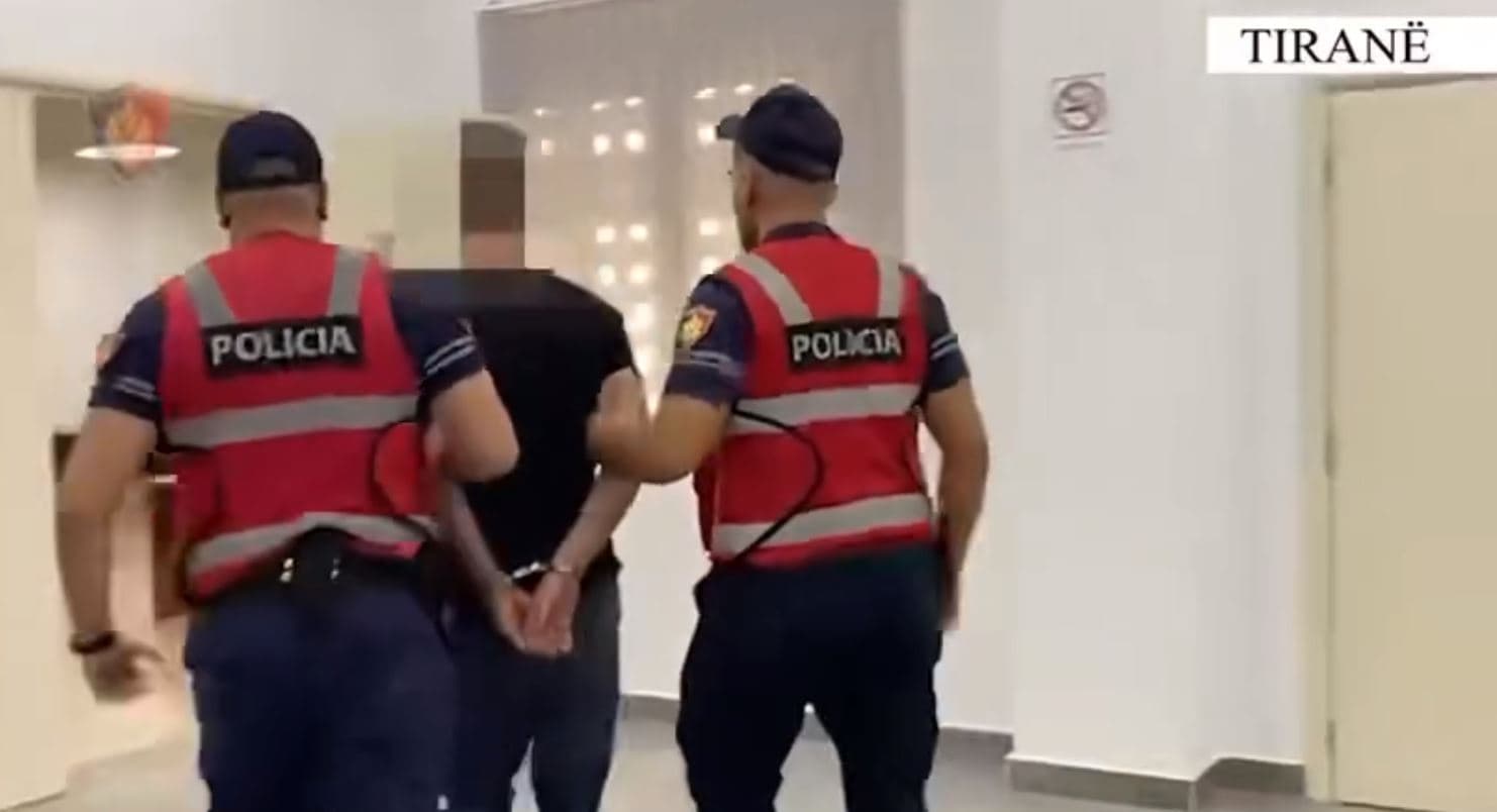 Tregtonte bombola të kontrabanduara që përmbanin azot dhe i reklamonte në rrjetet sociale, arrestohet 21-vjeçari në Tiranë