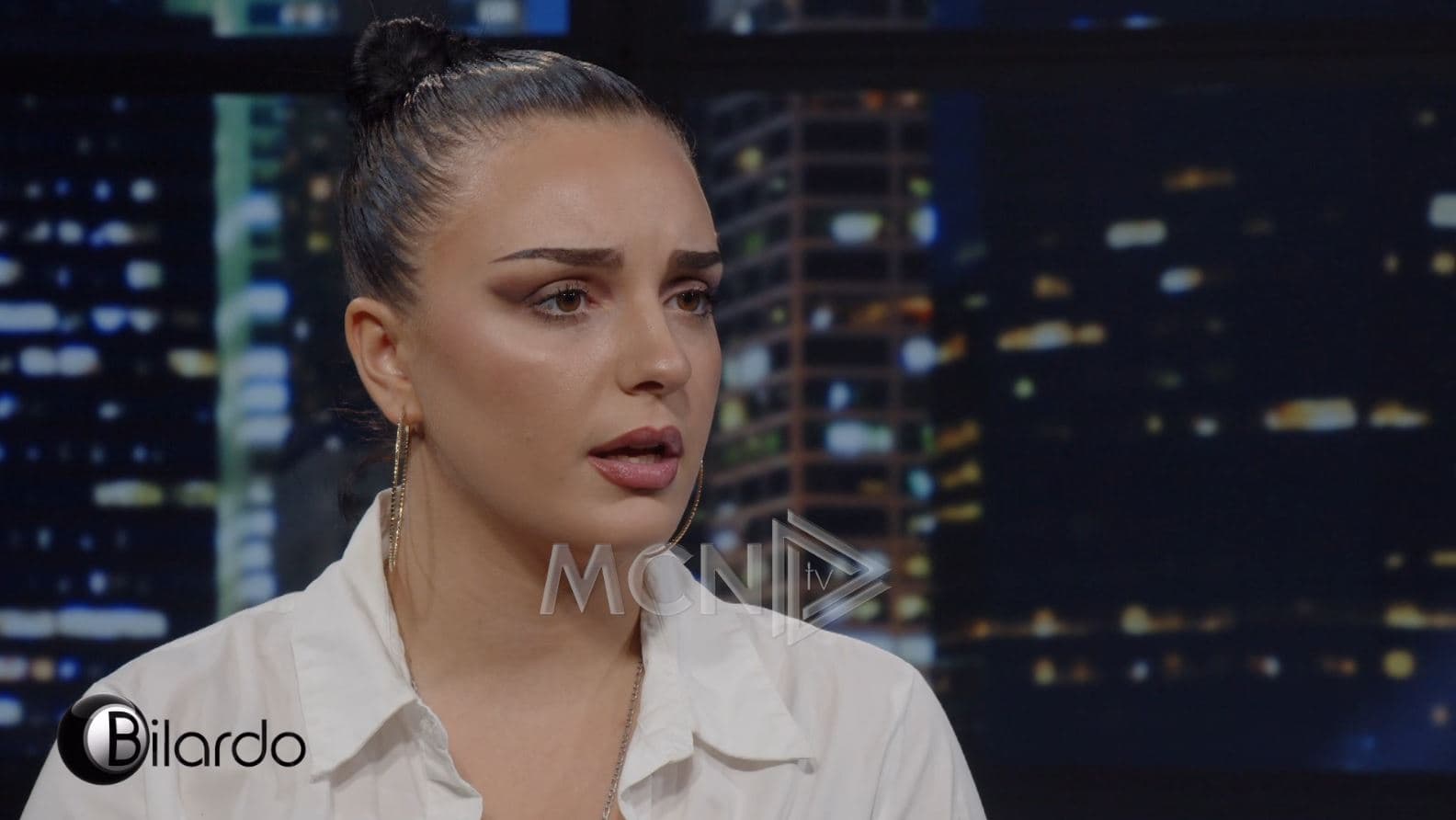 Poetja/aktore Altea Alushi: Nuk ka më njerëz, i bëjnë gjërat pa kuptim 