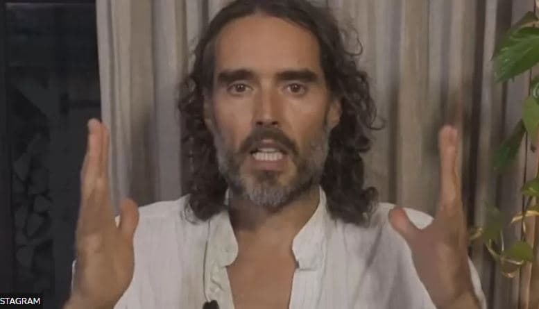 U akuzua për ngacmime dhe sulm seksual, Russell Brand insiston se është i pafajshëm