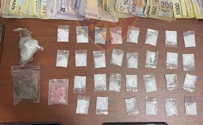 Shpërndanin kokainë në lokalet e natës në Dhërmi, arrestohen dy të rinj nga Elbasani
