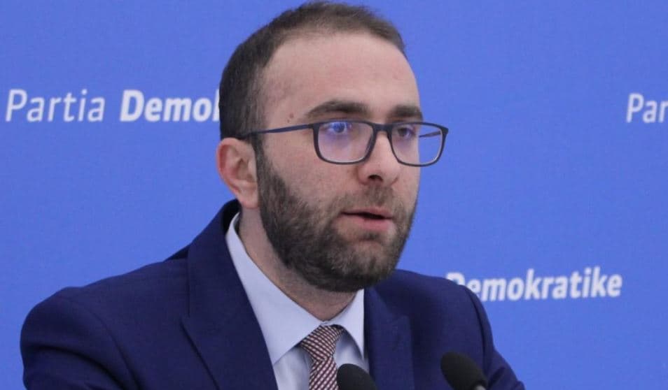 Bardhi: Shkëmbimi  i favoreve midis Ramës dhe McGonigal është njësoj krim si në SHBA, edhe në Shqipëri. SPAK të na provojë se askush s’është mbi ligjin!