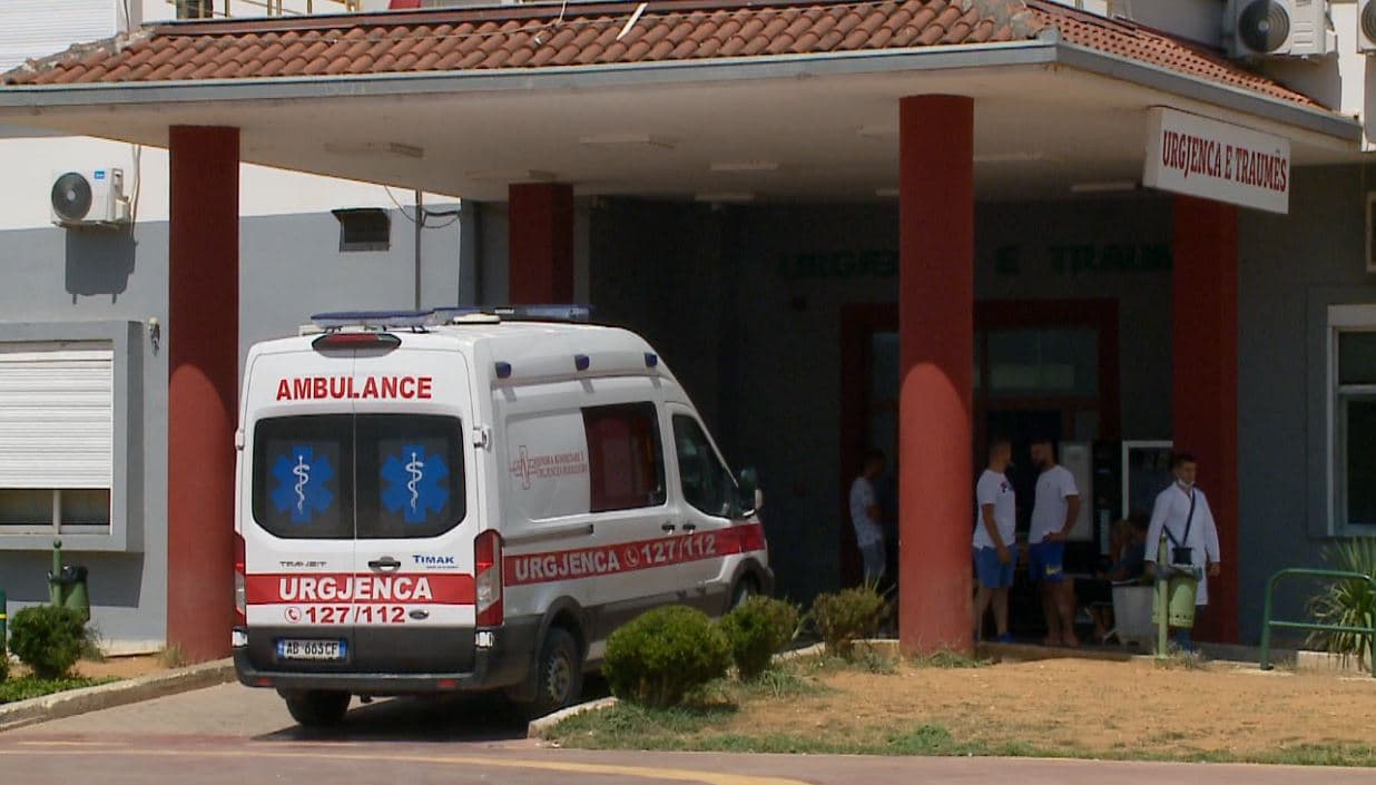 Po lëvizte me biçikletë, aksidentohet 15-vjeçari në Bulqizë/ Niset drejt spitalit të Traumës
