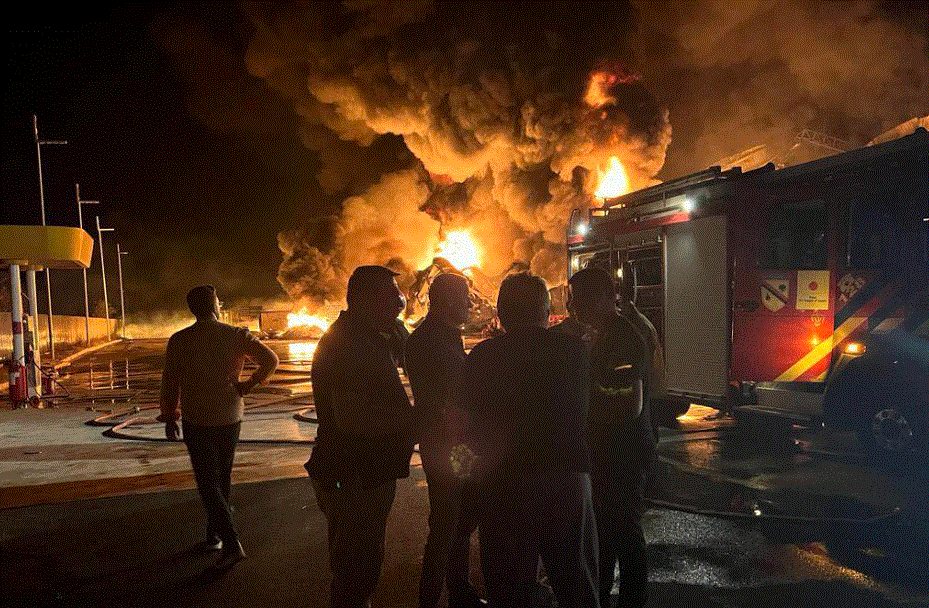 Zjarri në Maminas, Policia: Do të bllokohet përkohësisht autostrada Durrës-Tiranë