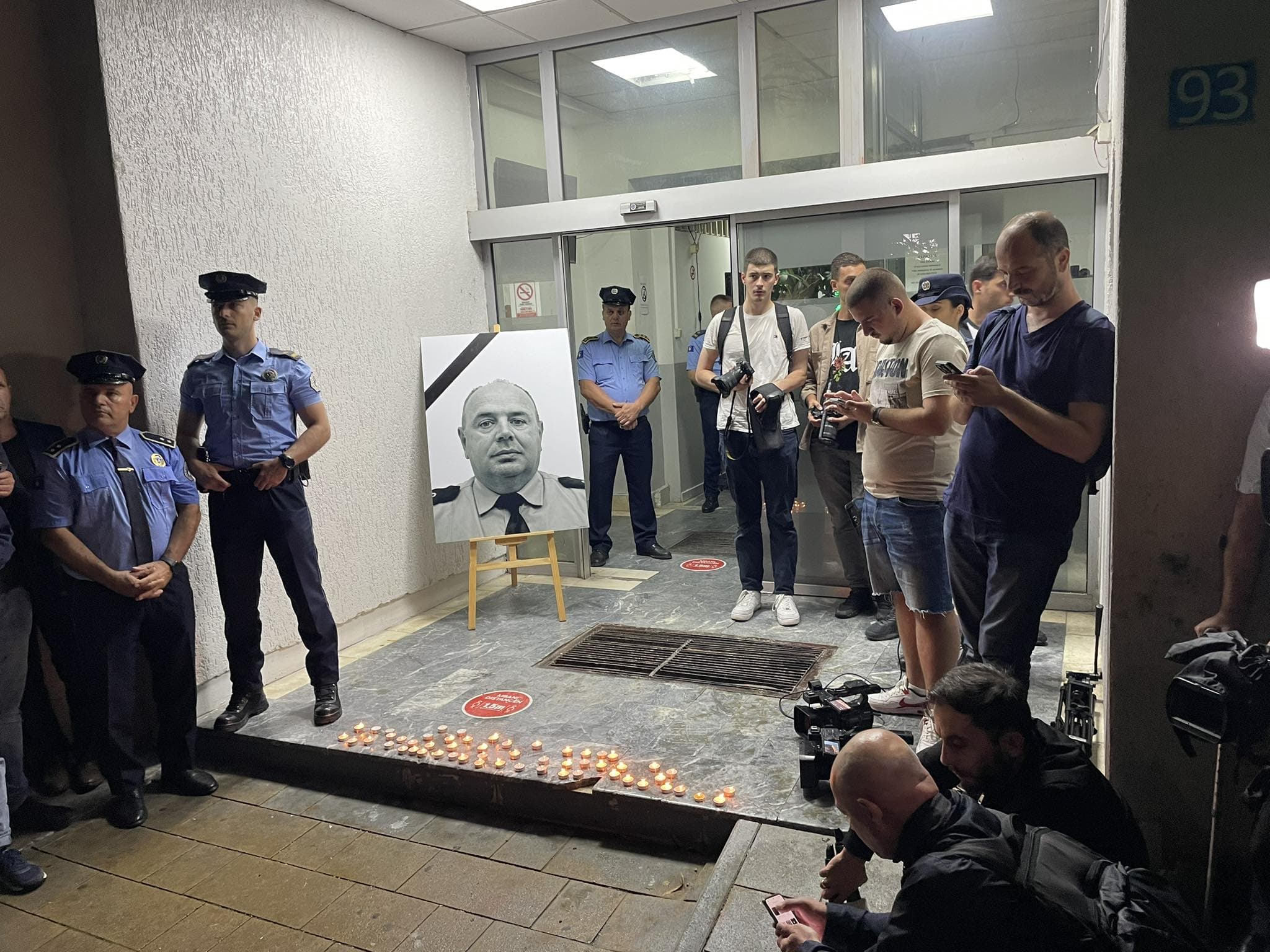 Në nderim të policit të vrarë Afrim Bunjaku/ E hëna, ditë zie në Kosovë