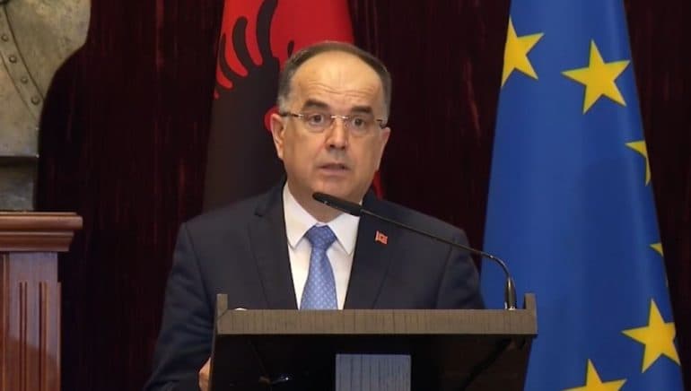 Begaj niset drejt Italisë, do të marrë pjesë në funeralin shtetëror të ish-Presidentit Giorgio Napolitano