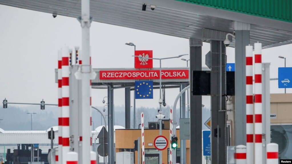 Polonia vendos masa shtesë në kufi me Sllovakinë për të parandaluar emigrantët e paligjshëm