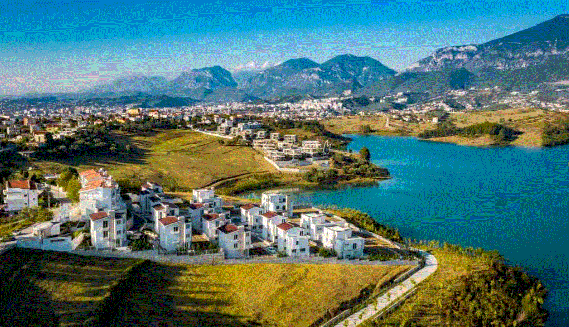 Ndërtuan pa leje tek vilat në Farkë, nën hetim tre persona