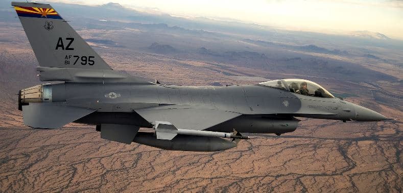 Amsterdami do të dorëzojë avionë F-16 në Ukrainë në vitin 2024
