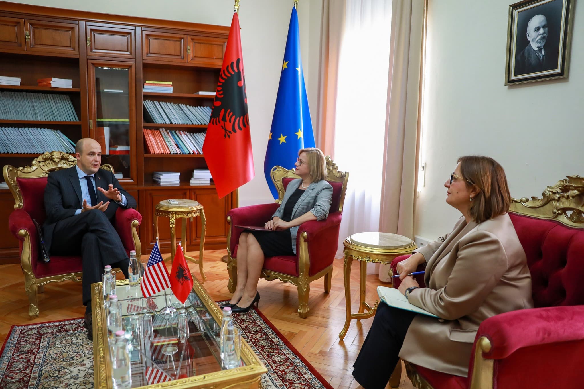I Ngarkuari me Punë i SHBA takon Bushkën dhe Çupin, diskutohet për rolin e opozitës në demokraci