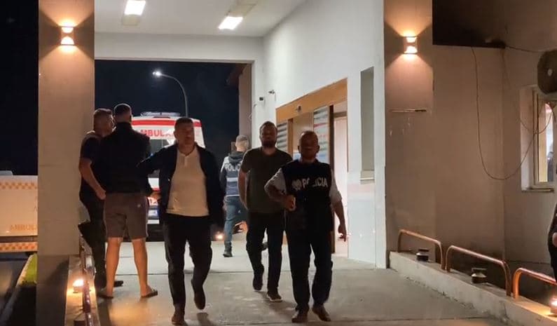 Atentati në Dukagjin, shoqërohen katër të dyshuar, në kërkim djali i xhaxhait Gjovalin Guri