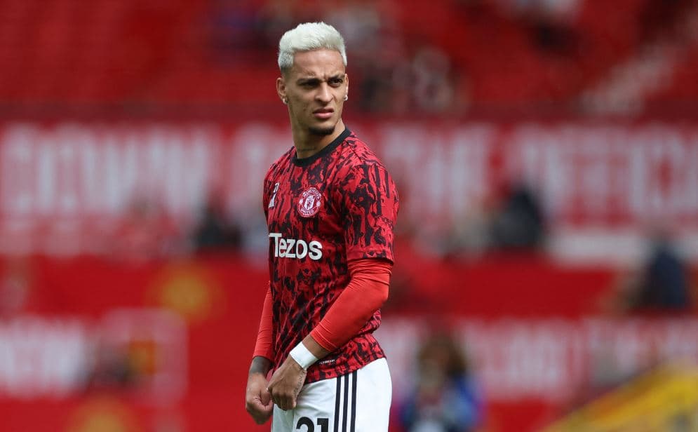 Manchester United rikthen në stërvitje sulmuesin Antony