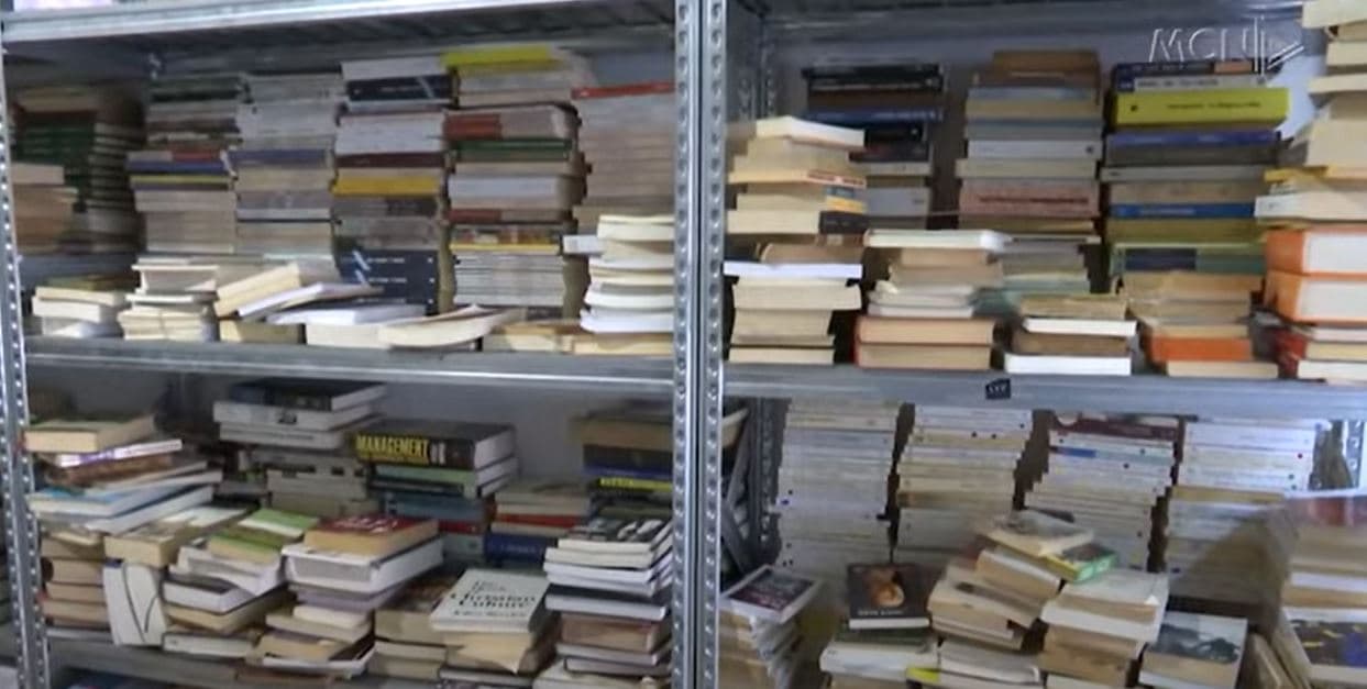 Libra të rrallë dhe të vjetër/ Çfarë ofron panairi i librave të vjetër dhe të përdorur (VIDEO)