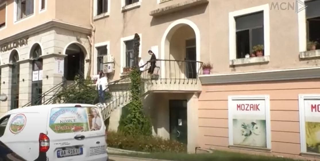 Në konvikt për shkak të çmimit, studentët: Dhoma pa ngrohje dhe dritare të dëmtuara (VIDEO)