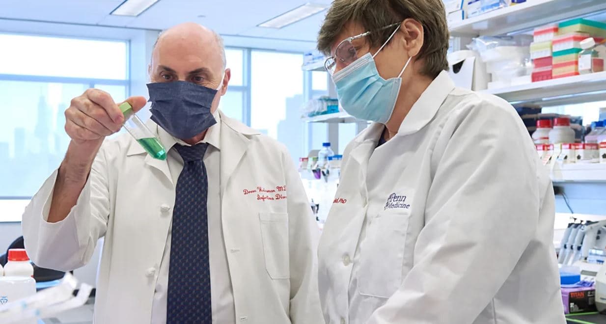 Çmimi Nobel në Mjekësi shkon për dy shkencëtarë që zbuluan vaksinat mRNA të Covid-19