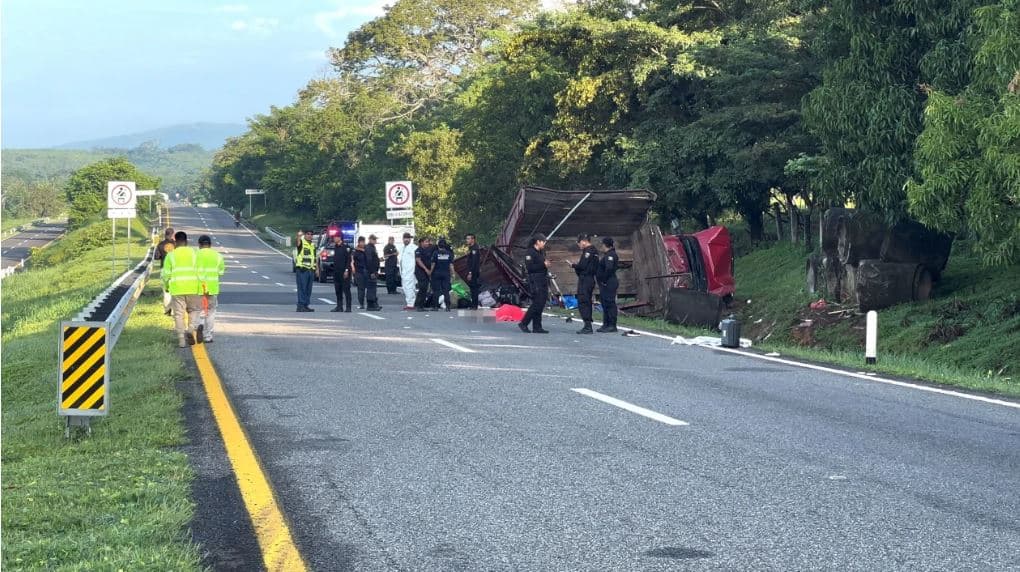Përmbyset kamioni në Meksikë, humbin jetën 10 emigrantë kubanë të fshehur brenda