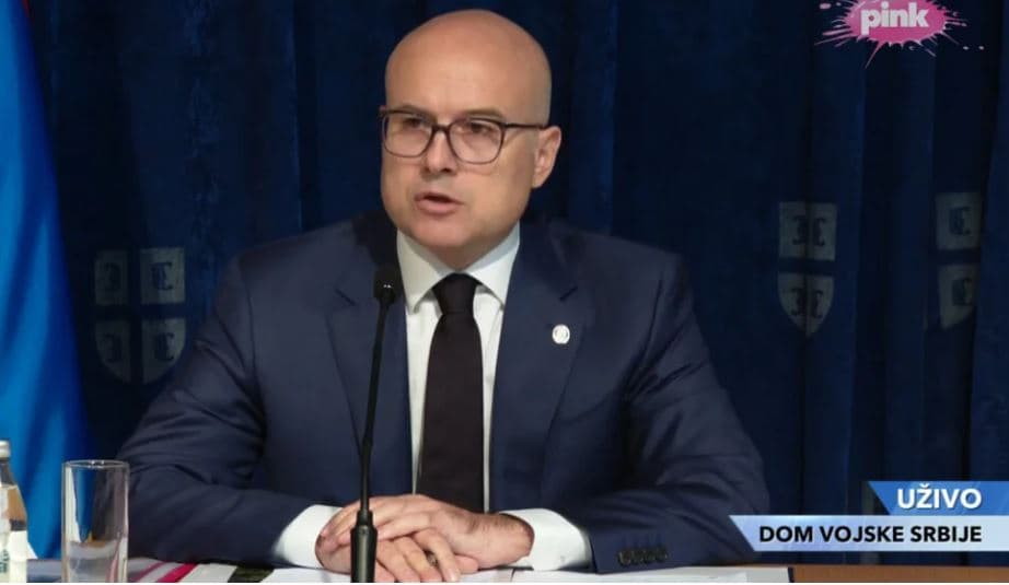 Vuçeviç: Ushtria serbe do të hyjë në Kosovë nëse Vuçiç jep urdhër, por jo pas kurrizit të KFOR