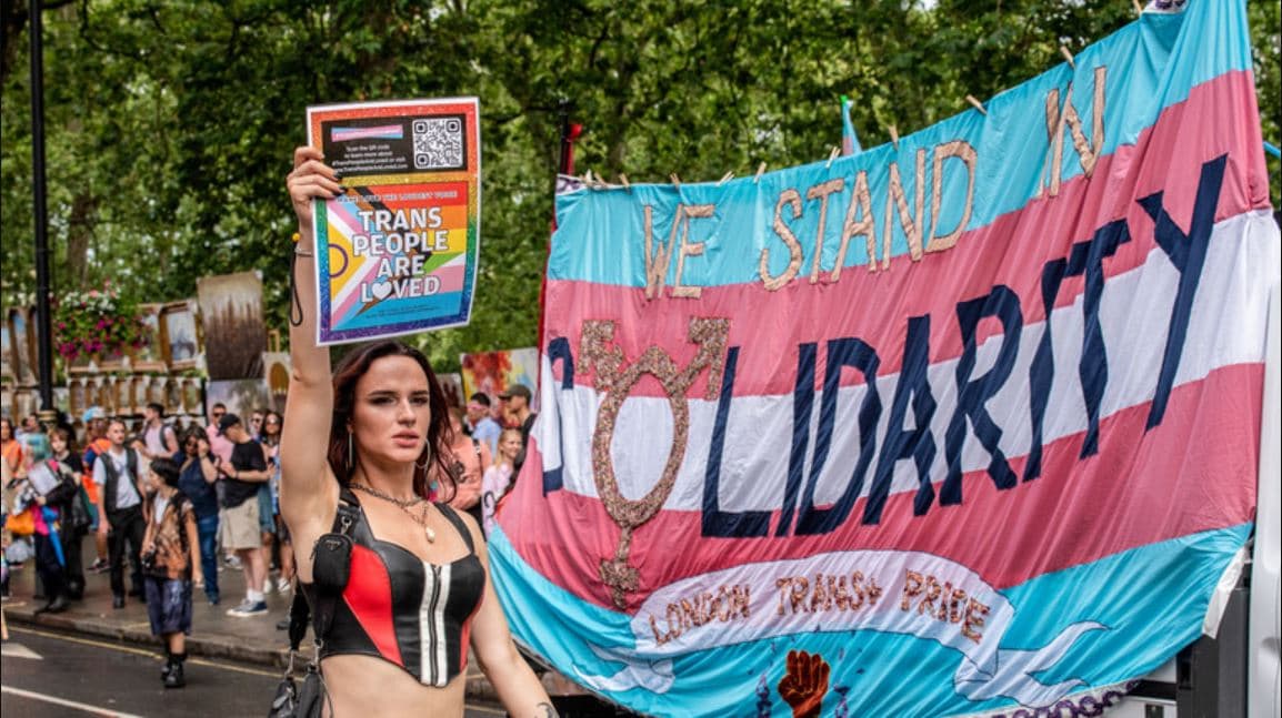 Mbretëria e Bashkuar do të ndalojë gratë trans nga repartet e spitaleve të femrave