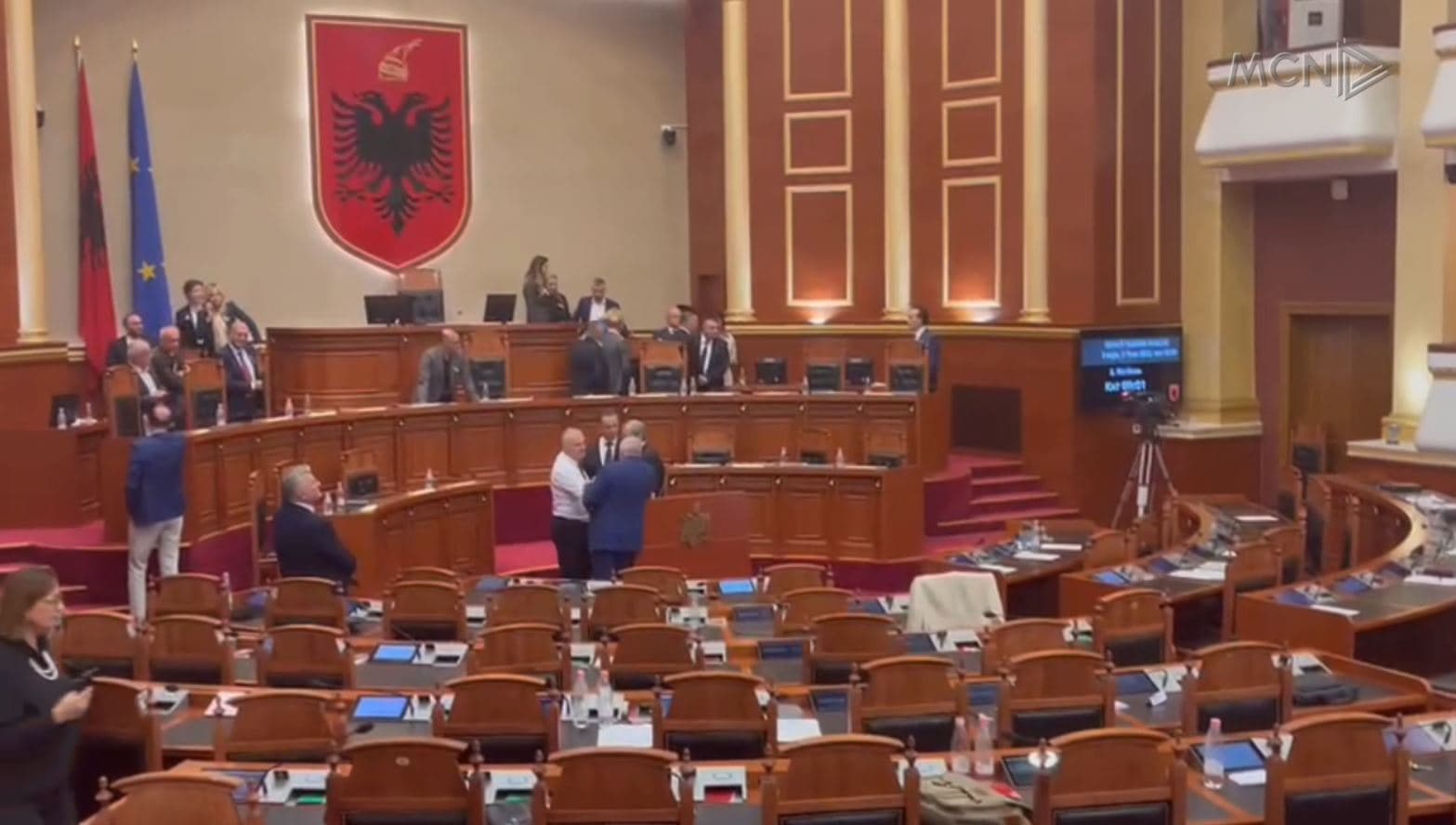 Reforma Zgjedhore/ Bllokohet foltorja, Bardhi: PS kërkon të pengojë përfaqësimin e opozitës