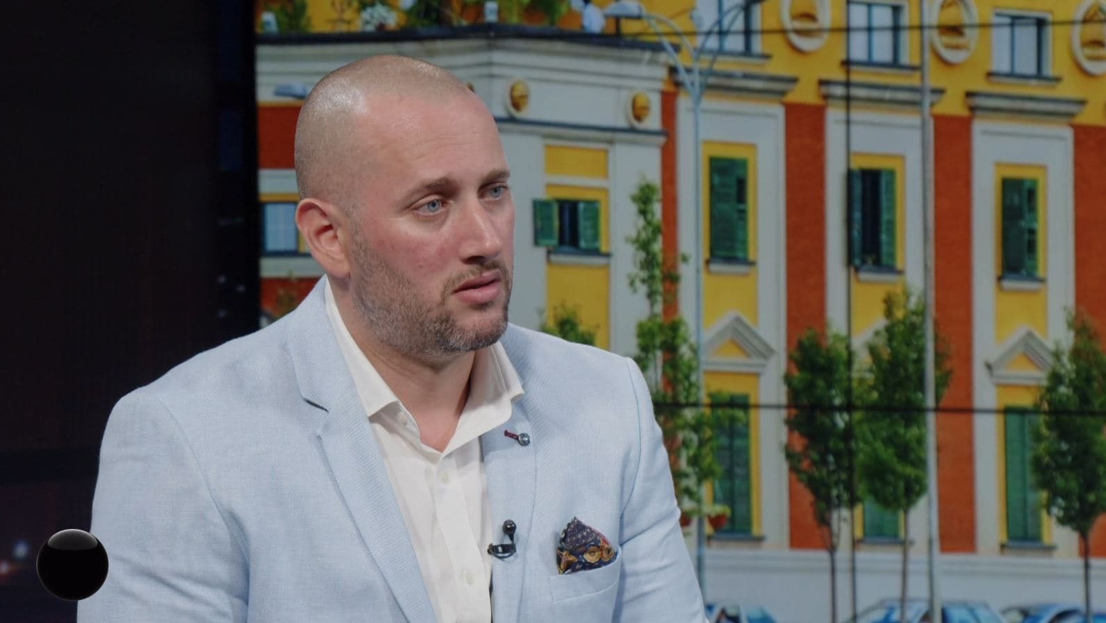 Bilardo në MCN/ Binaj: Nuk e shoh atdhedashurinë vetëm në stadium, kam pasur shpirt revolte që i vogël