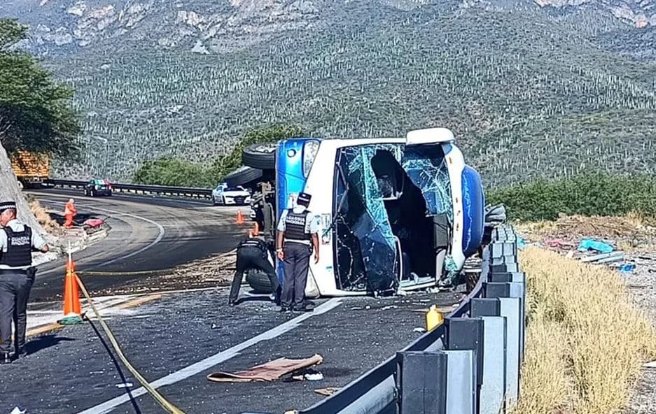 Përmbyset autobusi me emigrantë, 18 të vdekur në Meksikë
