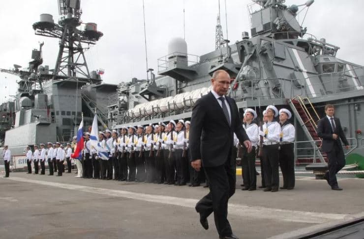 Rusia synon bazën e re detare për flotën në Detin e Zi pas tërheqjes në Krime