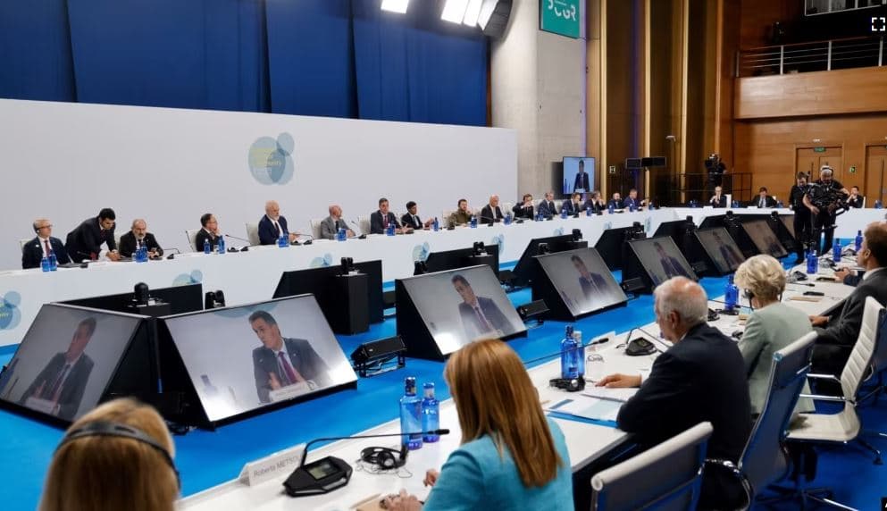       Liderët e BE-së në samitin e Spanjës diskutojnë sot për situatën mes Kosovës dhe Serbisë
