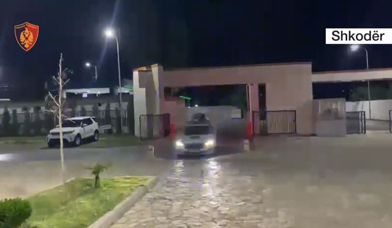 Kanosi dhe dhunoi babanë e tij, arrestohet 37-vjeari në Shkodër