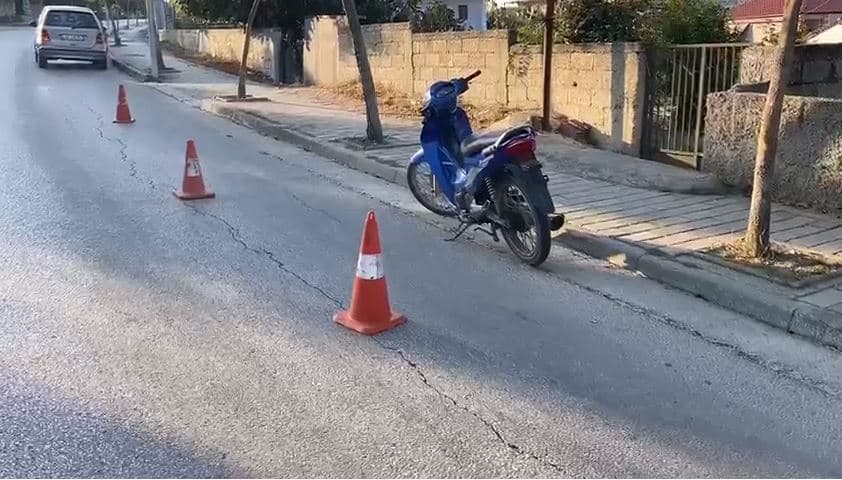 Motori del nga rruga, plagoset rëndë drejtuesi