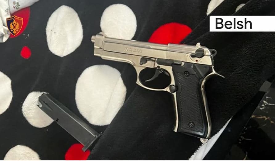 U kap me armë pa leje, në pranga 56-vjeçari