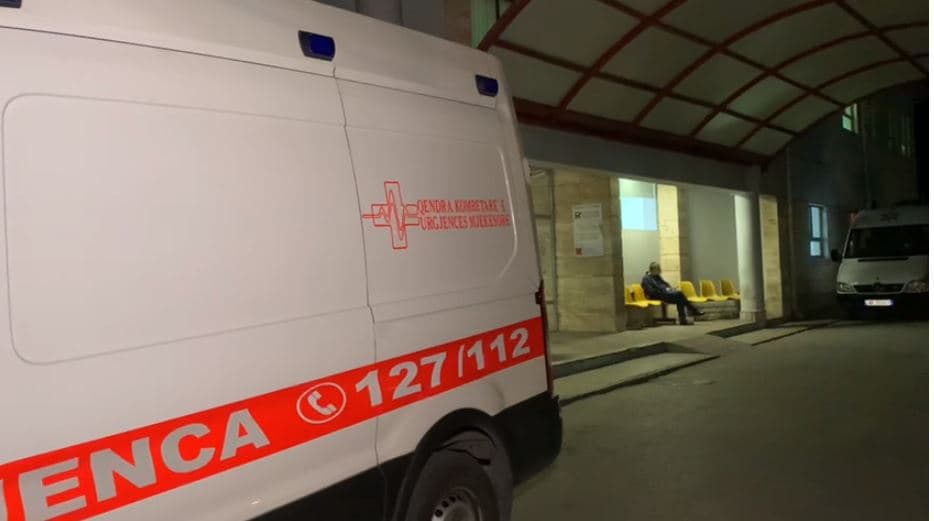 U plagos mbrëmjen e kaluar në Korçë, adoleshenti në gjendje të rëndë dërgohet te Trauma 