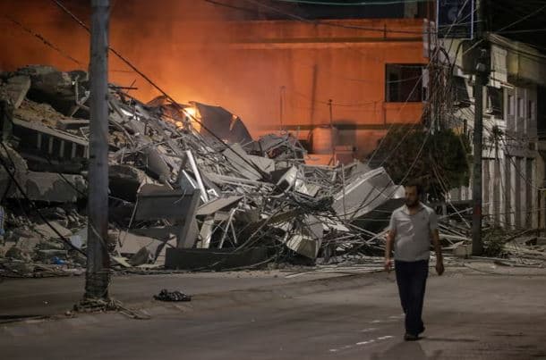 Izraeli godet gjatë natës më shumë se 200 objektiva në Gaza