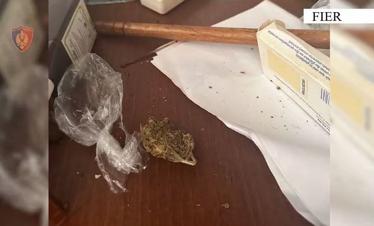 Emrat/ Kultivonin dhe shisnin lëndë narkotike, në pranga dy vëllezër në Fier
