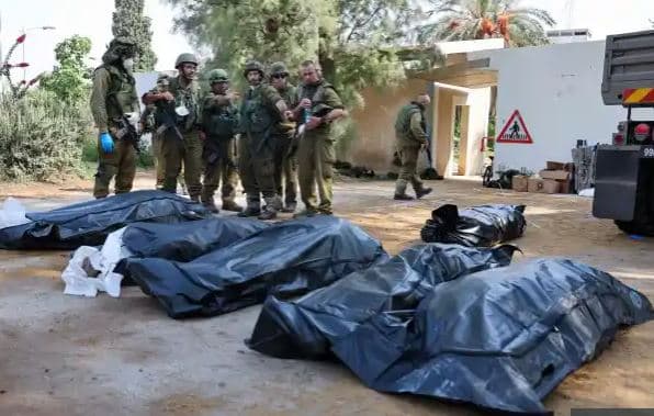 Izraeli: Terroristët e Hamas ekzekutojnë 40 foshnja dhe fëmijë, ndërsa familjet i djegin të gjalla
