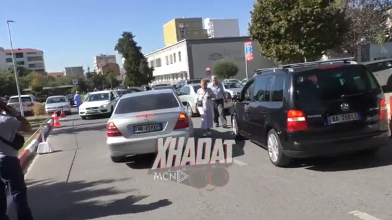 Parkingu QSUNT 5 milionë lekë të ardhura në ditë, paguajmë dhe kur mungojnë vendet