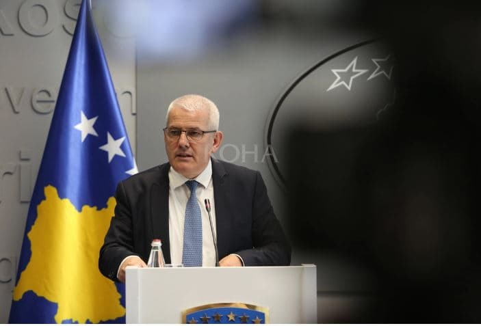 Sveçla: Zbulimi i arsenalit të armëve bën të qartë për ne dhe për ndërkombëtarët gjerësinë e planit të Serbisë për aneksimin e Veriut