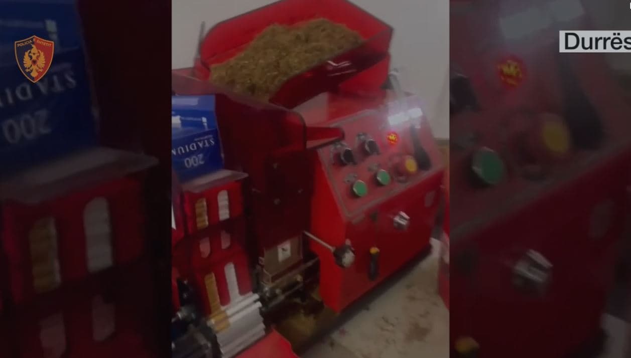 Bllokohet në Durrës punishtja që prodhonte paketa me duhan kontrabandë, në pranga pronari