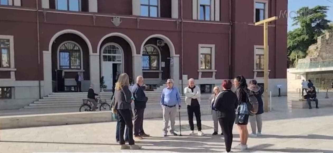 Në grevë urie për shtëpitë. Banorët e pallateve të dëmtuara në Durrës, pa bonus qiraje