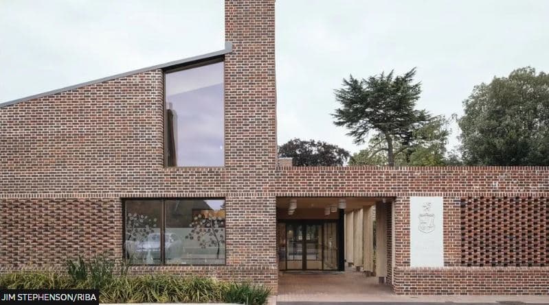 Shtëpia e të moshuarve në Londër fiton çmimin më të lartë të arkitekturës